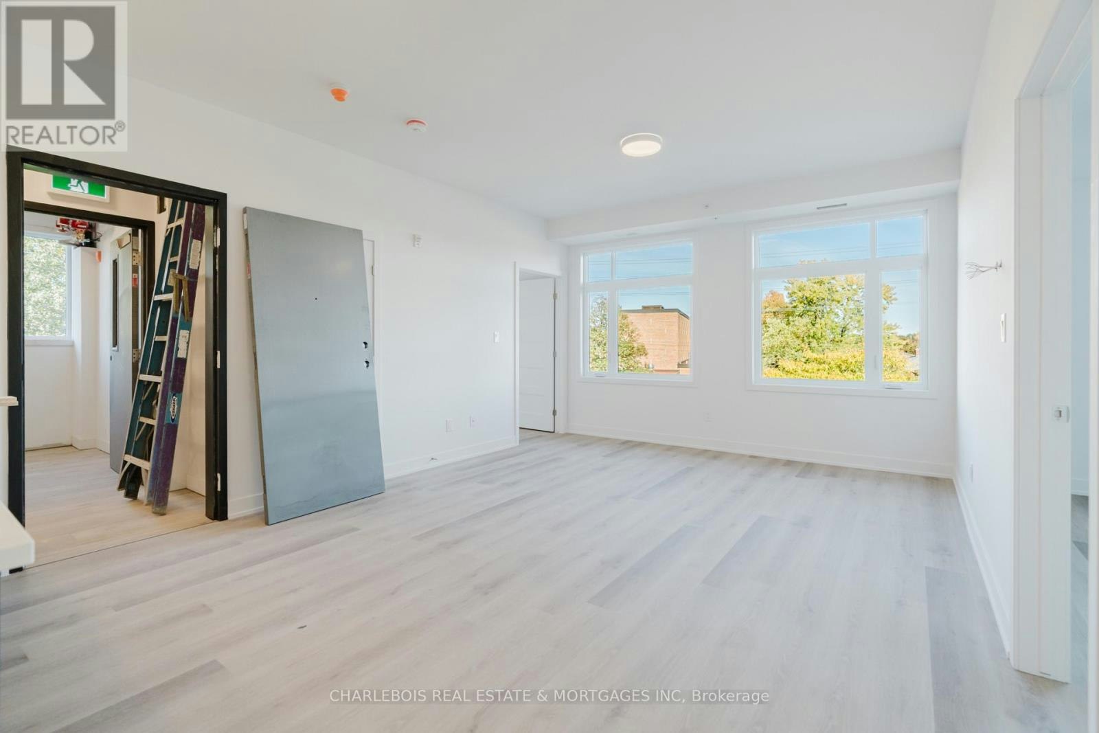 C-830 St Laurent Boulevard, Ottawa, ON, K1K 3A9 - 5