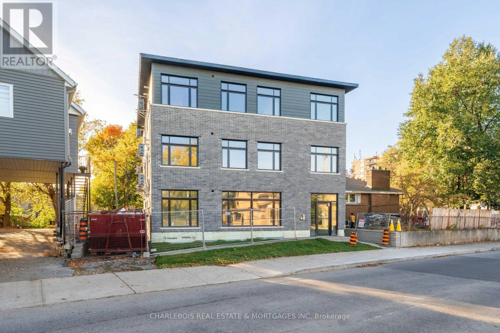 C-830 St Laurent Boulevard, Ottawa, ON, K1K 3A9