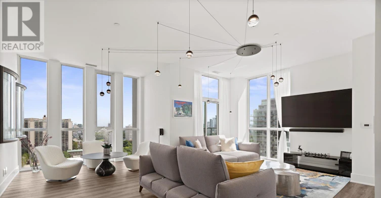 1486 Bathurst Street, Toronto, ON, M5P 3G9
