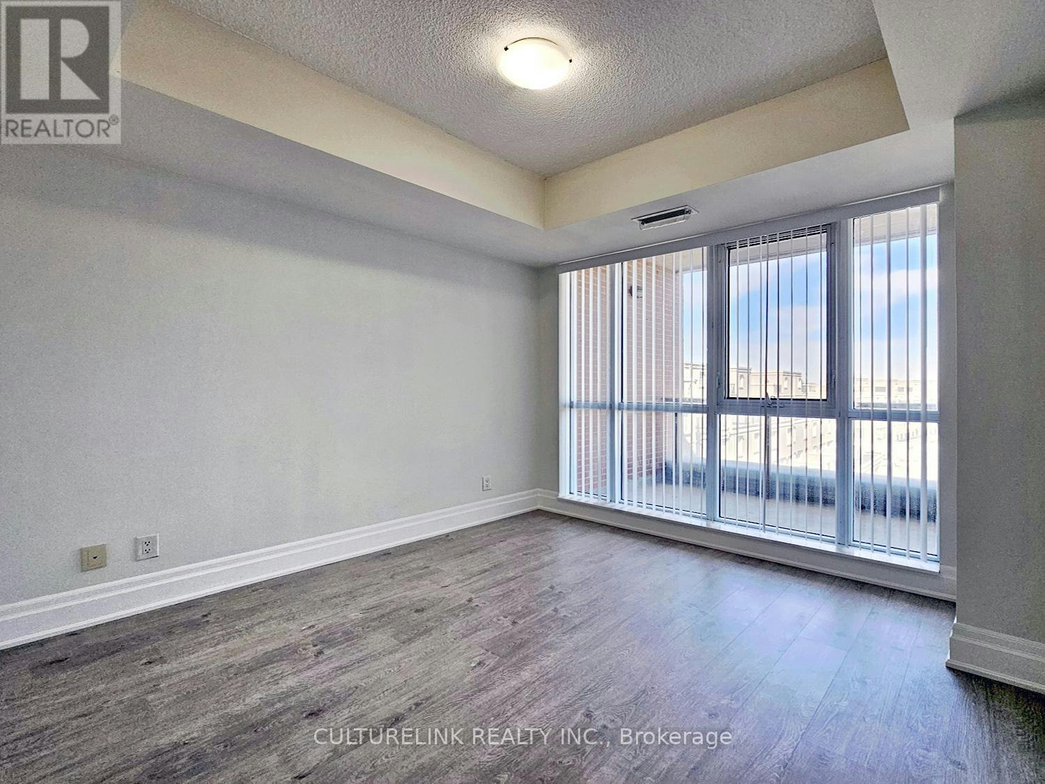 401-1 Upper Duke Crescent, Markham, ON, L6G 0B6 - 12