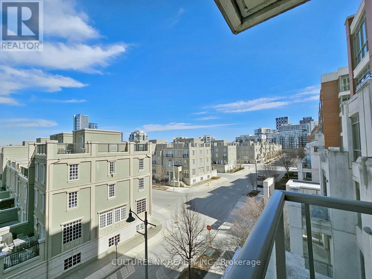 401-1 Upper Duke Crescent, Markham, ON, L6G 0B6 - 2