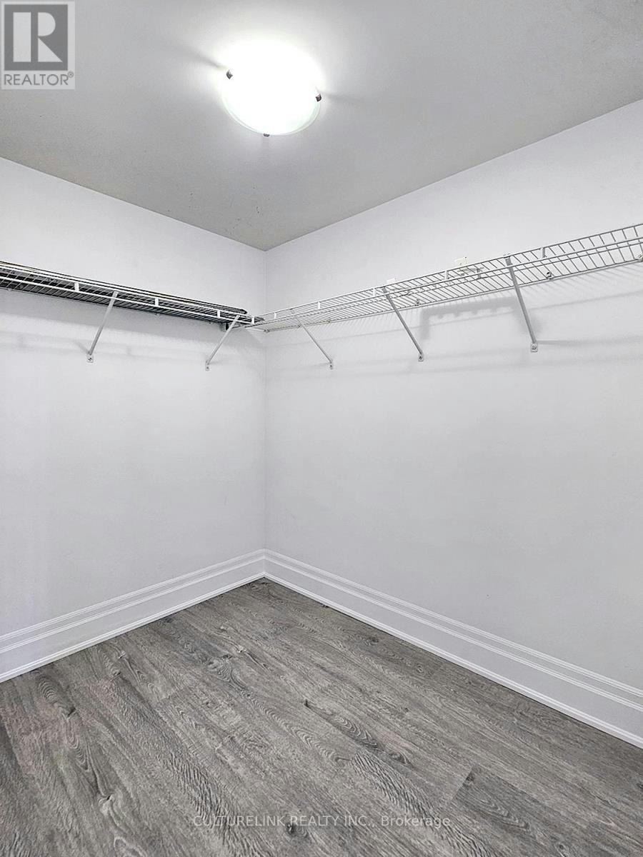 401-1 Upper Duke Crescent, Markham, ON, L6G 0B6 - 11