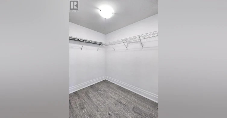 401-1 Upper Duke Crescent, Markham, ON, L6G 0B6 - 11
