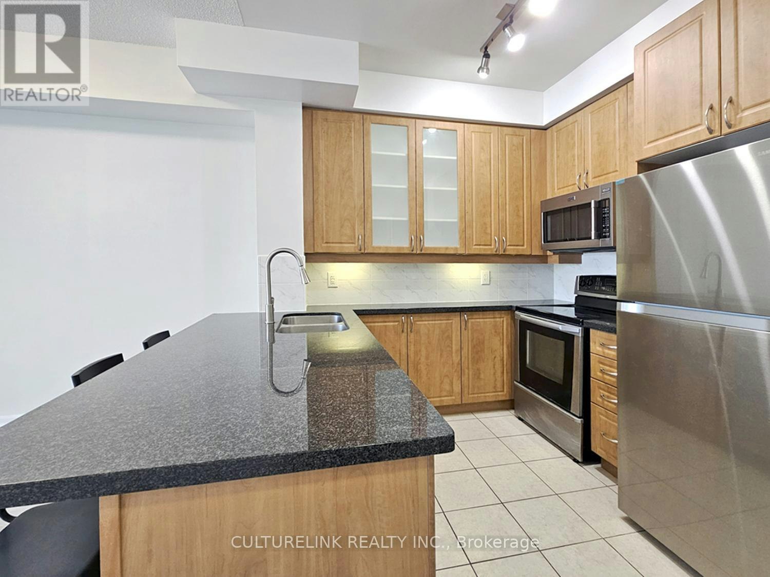 401-1 Upper Duke Crescent, Markham, ON, L6G 0B6 - 5