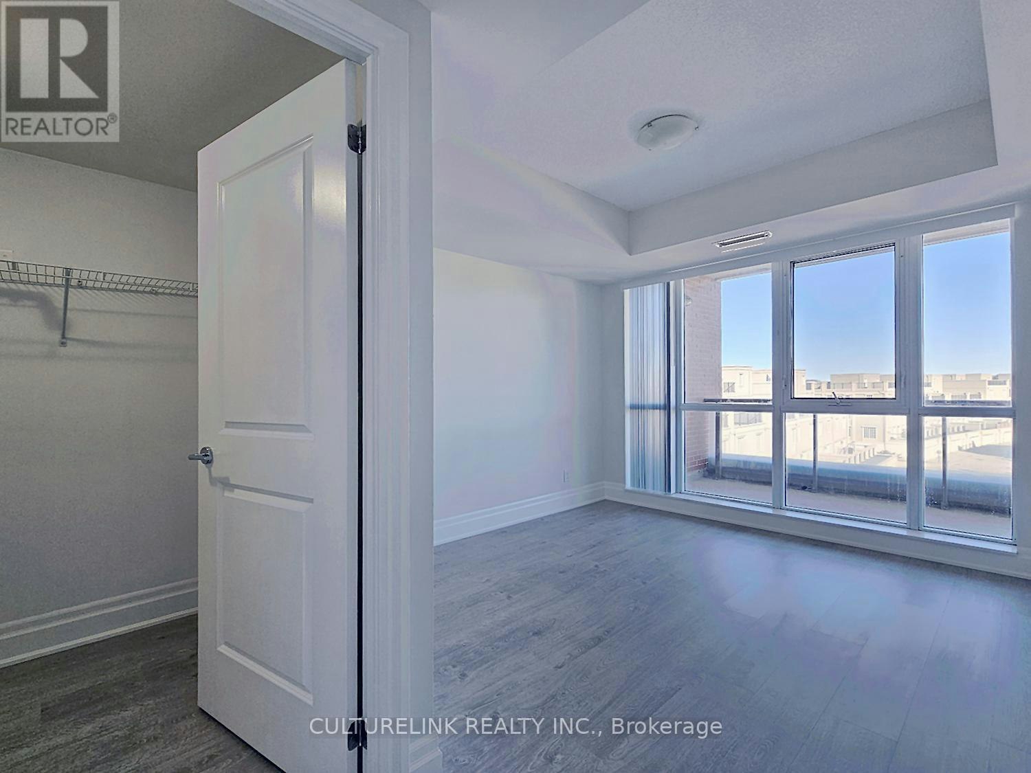 401-1 Upper Duke Crescent, Markham, ON, L6G 0B6 - 10
