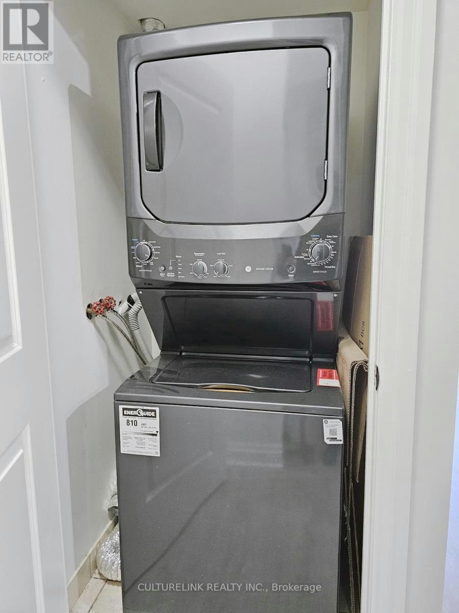 401-1 Upper Duke Crescent, Markham, ON, L6G 0B6 - 14