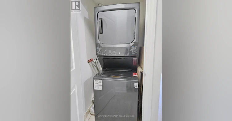 401-1 Upper Duke Crescent, Markham, ON, L6G 0B6 - 14