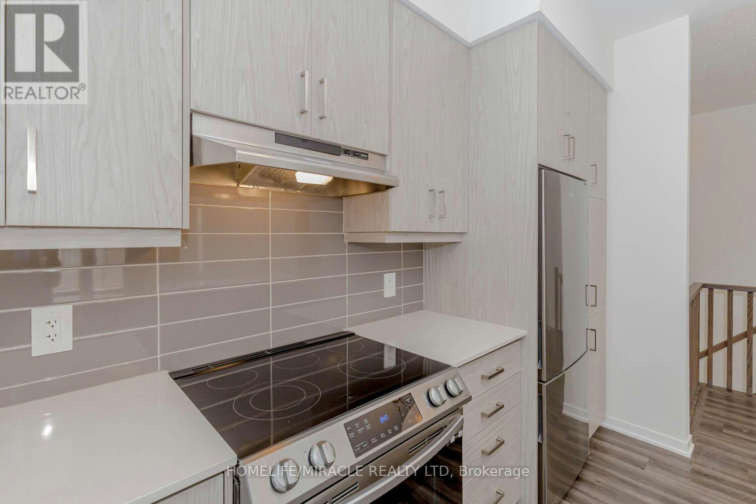 5-11 Honeycrisp Crescent, Vaughan, ON, L4K 0N6 - 8