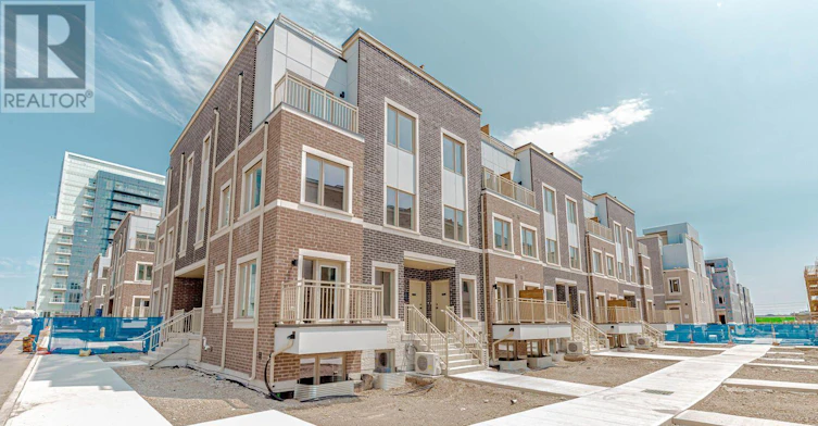 5-11 Honeycrisp Crescent, Vaughan, ON, L4K 0N6