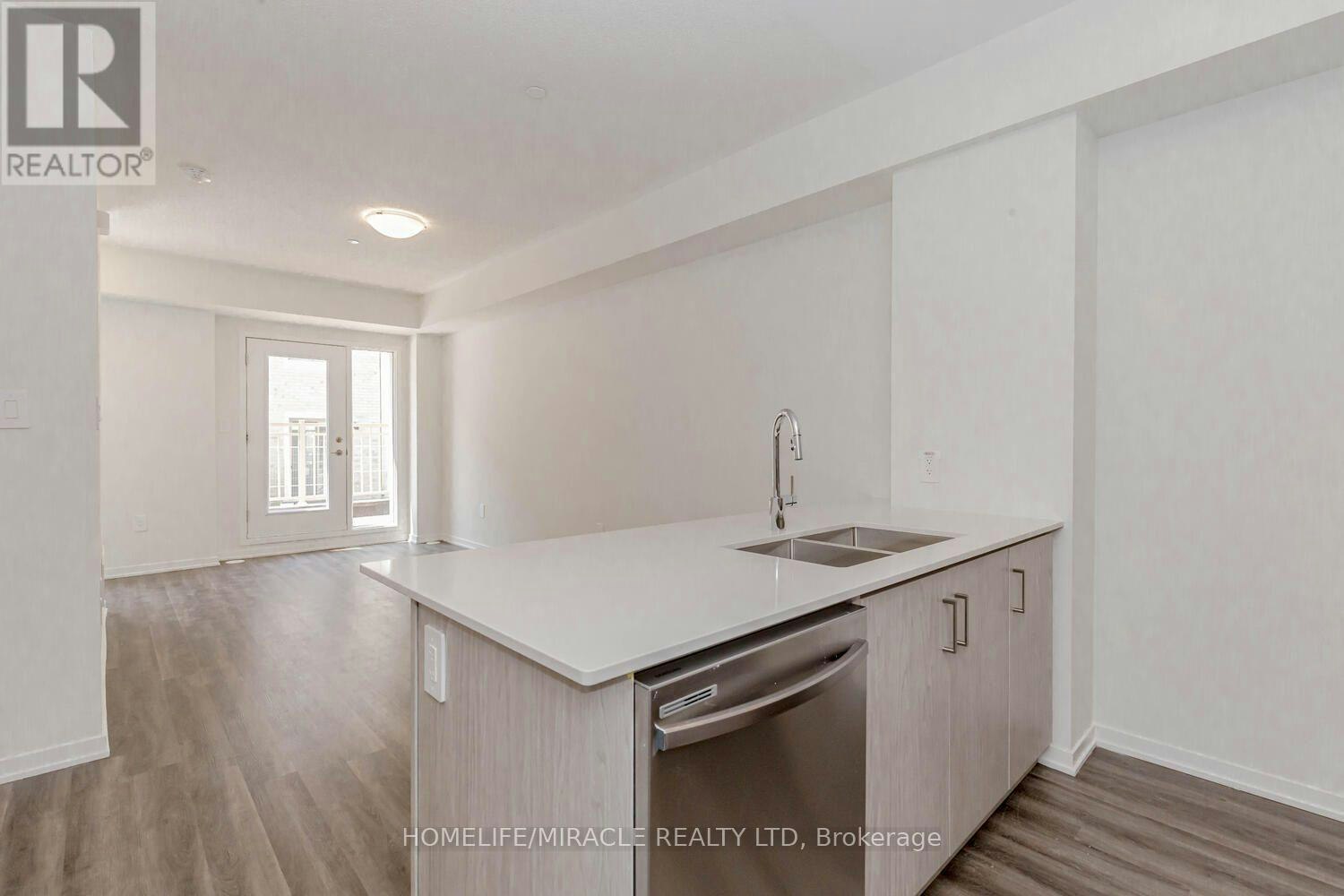 5-11 Honeycrisp Crescent, Vaughan, ON, L4K 0N6 - 10