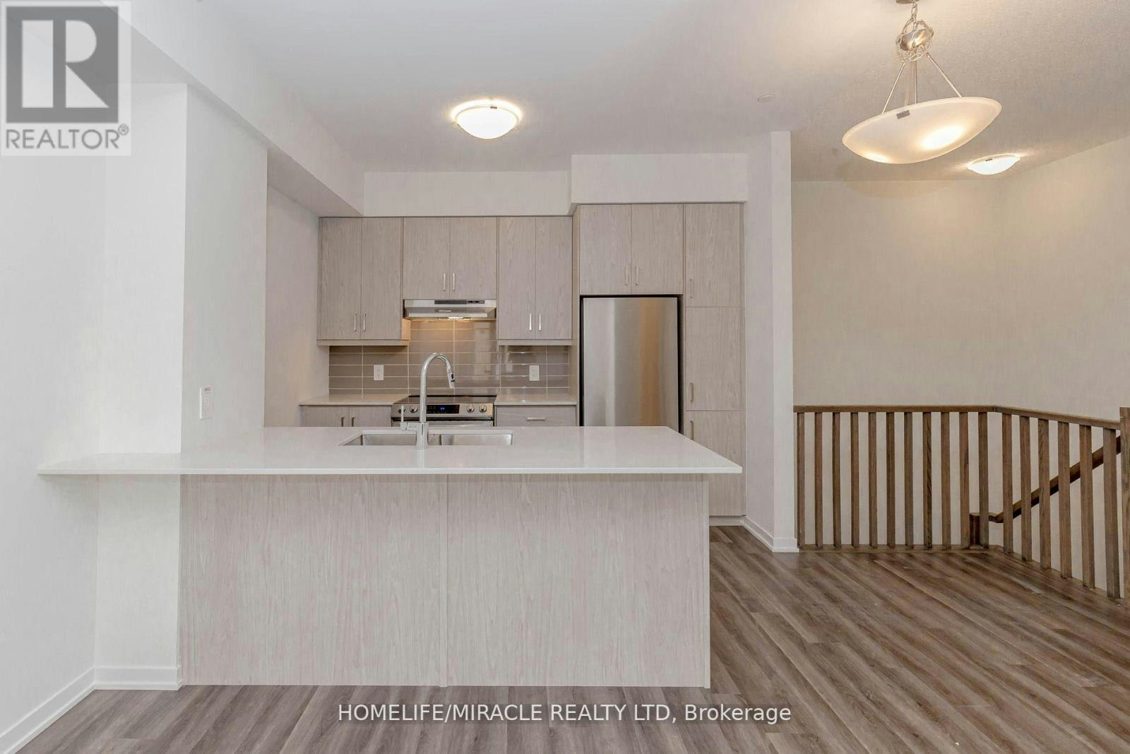 5-11 Honeycrisp Crescent, Vaughan, ON, L4K 0N6 - 6