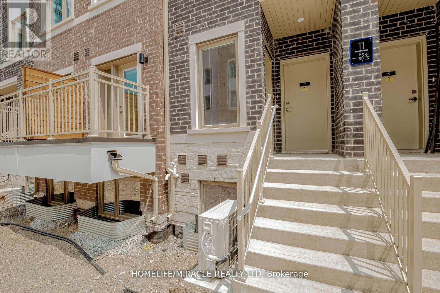 5-11 Honeycrisp Crescent, Vaughan, ON, L4K 0N6 - 2
