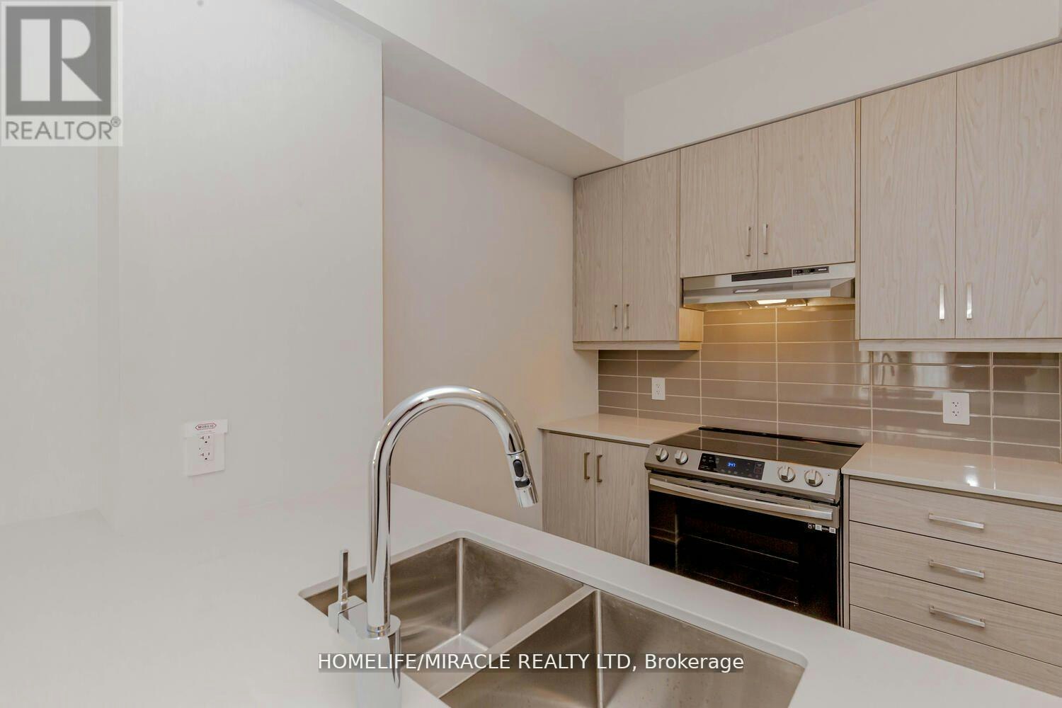 5-11 Honeycrisp Crescent, Vaughan, ON, L4K 0N6 - 7