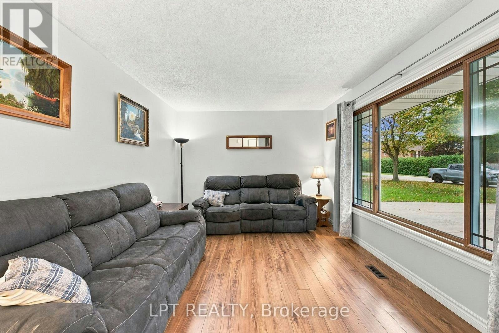 254 Victoria Street, North Middlesex, ON, N0M 2K0 - 10