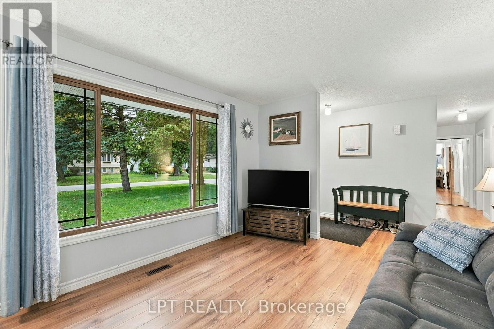 254 Victoria Street, North Middlesex, ON, N0M 2K0 - 11