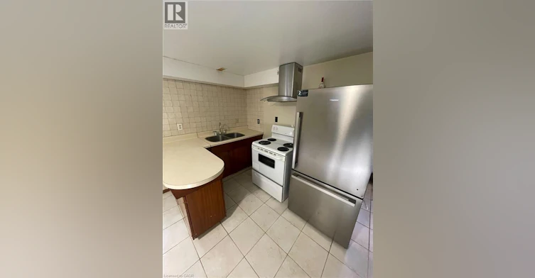 Lower-190 Cedarvale Crescent, Waterloo, ON, N2L 4T2 - 2