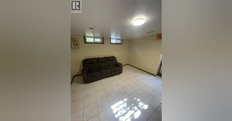 Lower-190 Cedarvale Crescent, Waterloo, ON, N2L 4T2