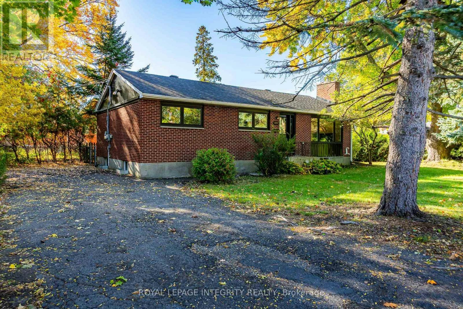 2408 Drury Lane, Ottawa, ON, K2C 1G5