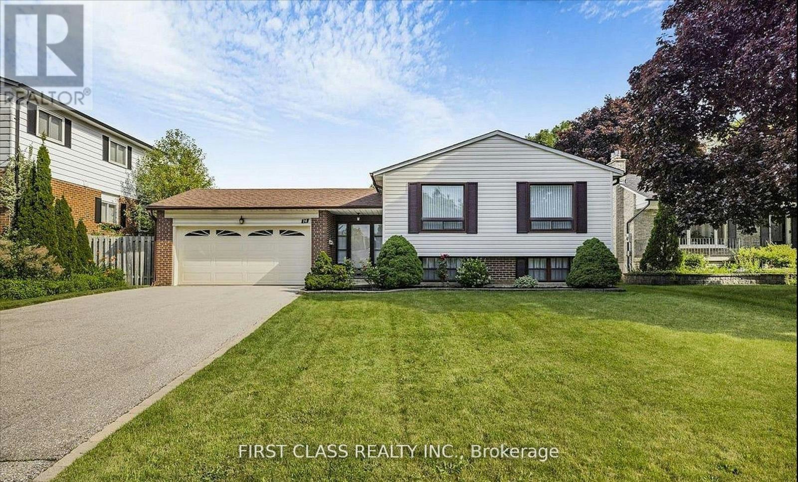 14 Pringle Avenue, Markham, ON, L3P 2P4