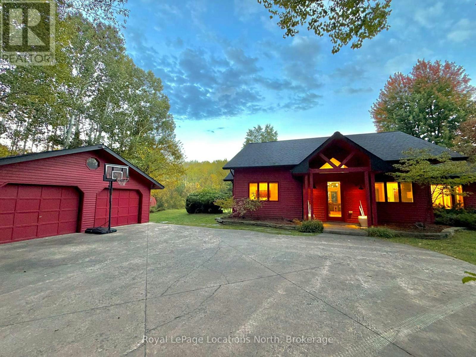 21 Buckingham Boulevard, Clearview, ON, L9Y 3Y9 - 2