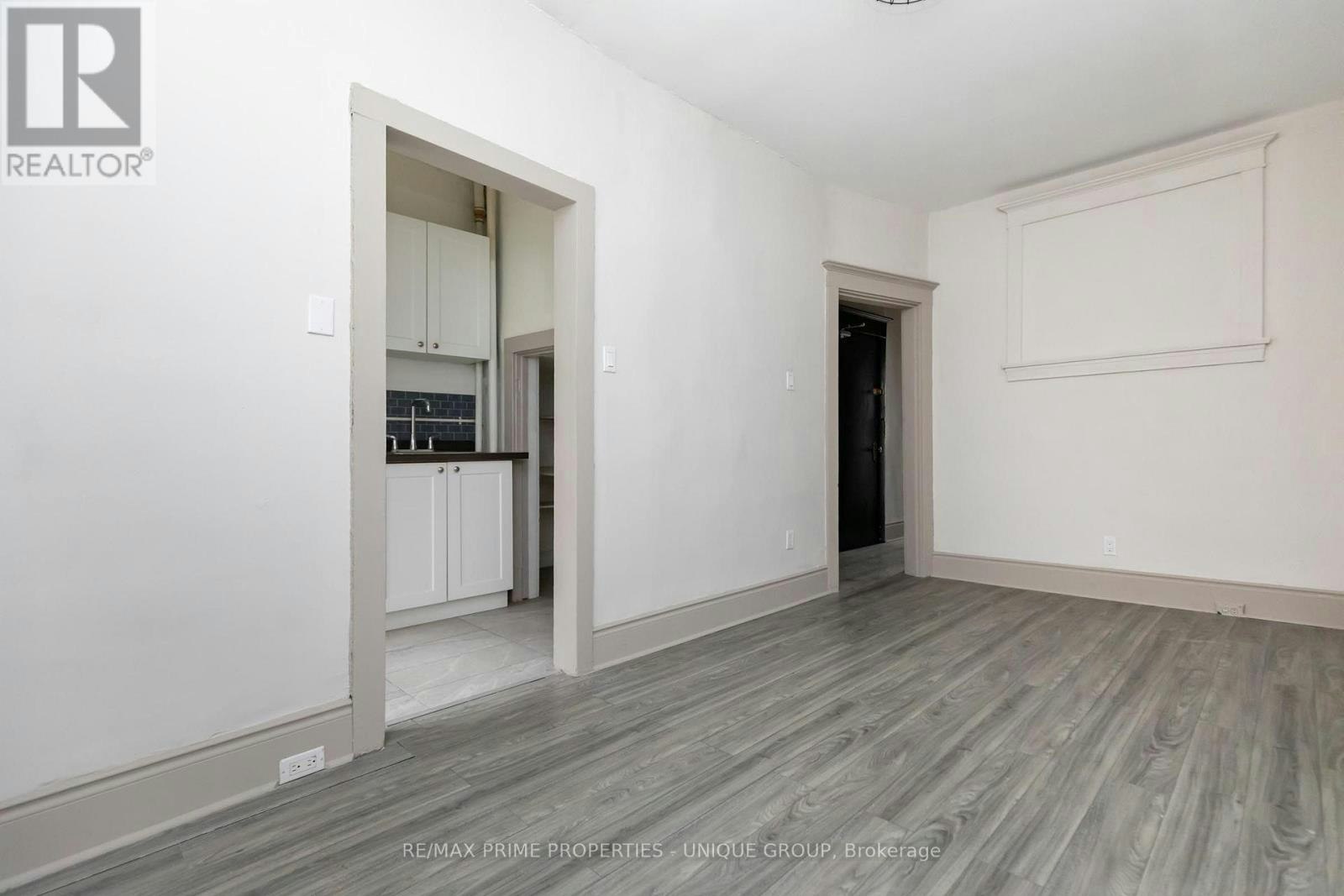 2-688 Bloor Street W, Toronto, ON, N8X 1A7 - 8