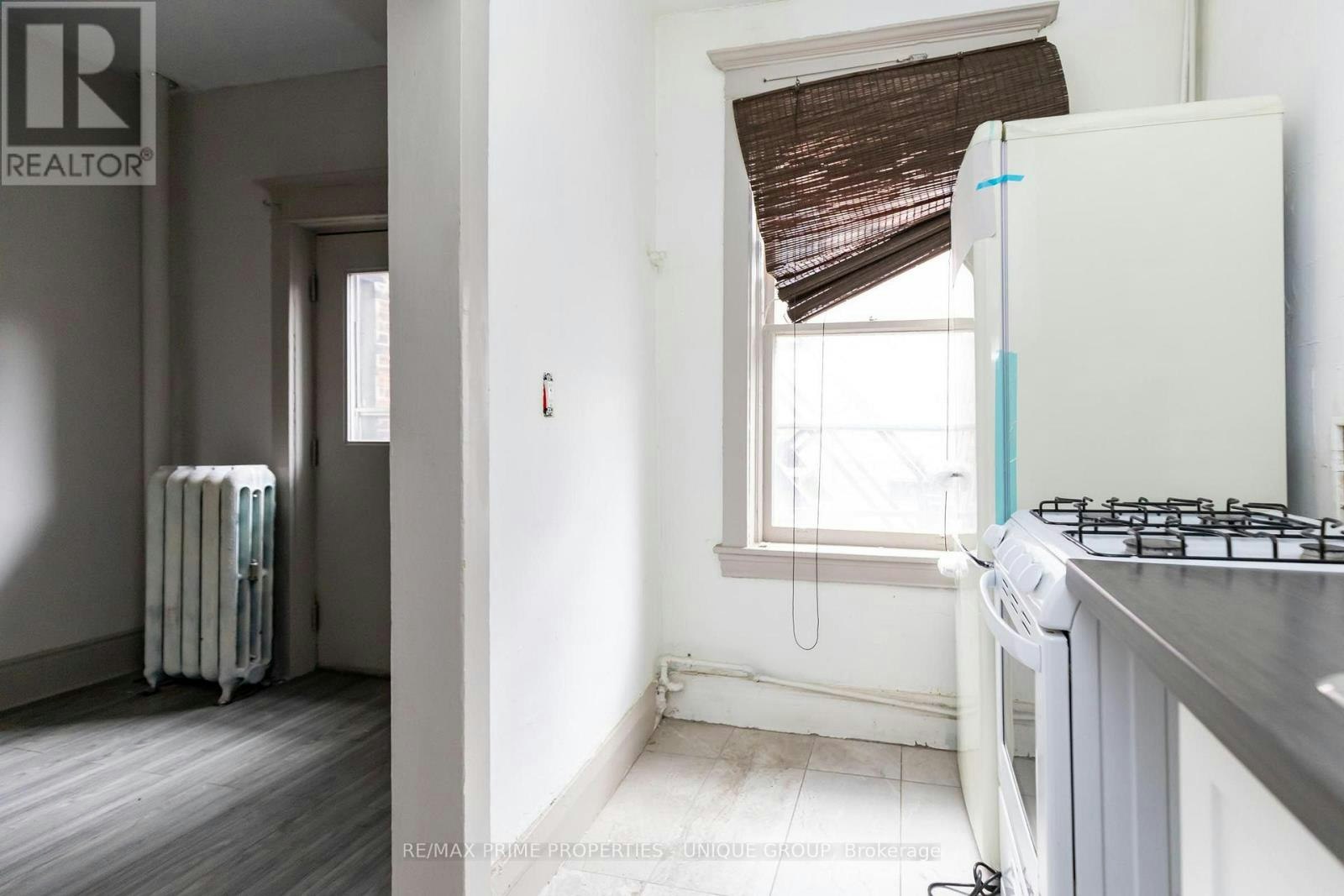 2-688 Bloor Street W, Toronto, ON, N8X 1A7 - 6