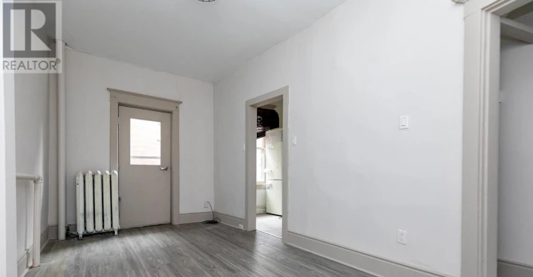 2-688 Bloor Street W, Toronto, ON, N8X 1A7 - 10