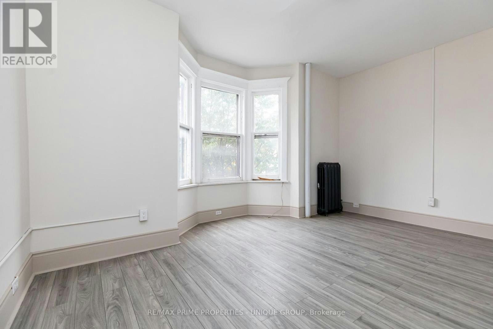 2-688 Bloor Street W, Toronto, ON, N8X 1A7