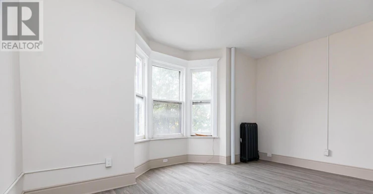 2-688 Bloor Street W, Toronto, ON, N8X 1A7