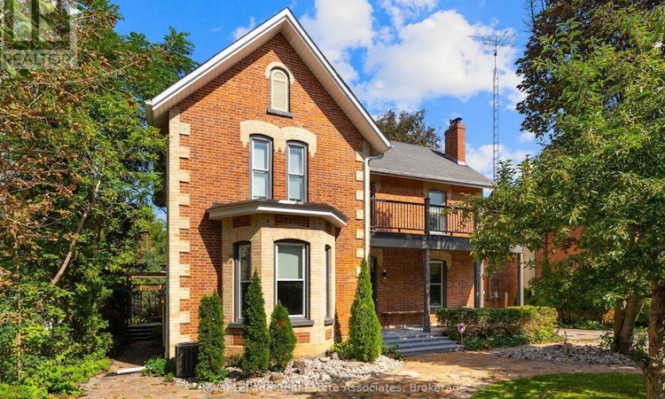 52 Cameron Street E