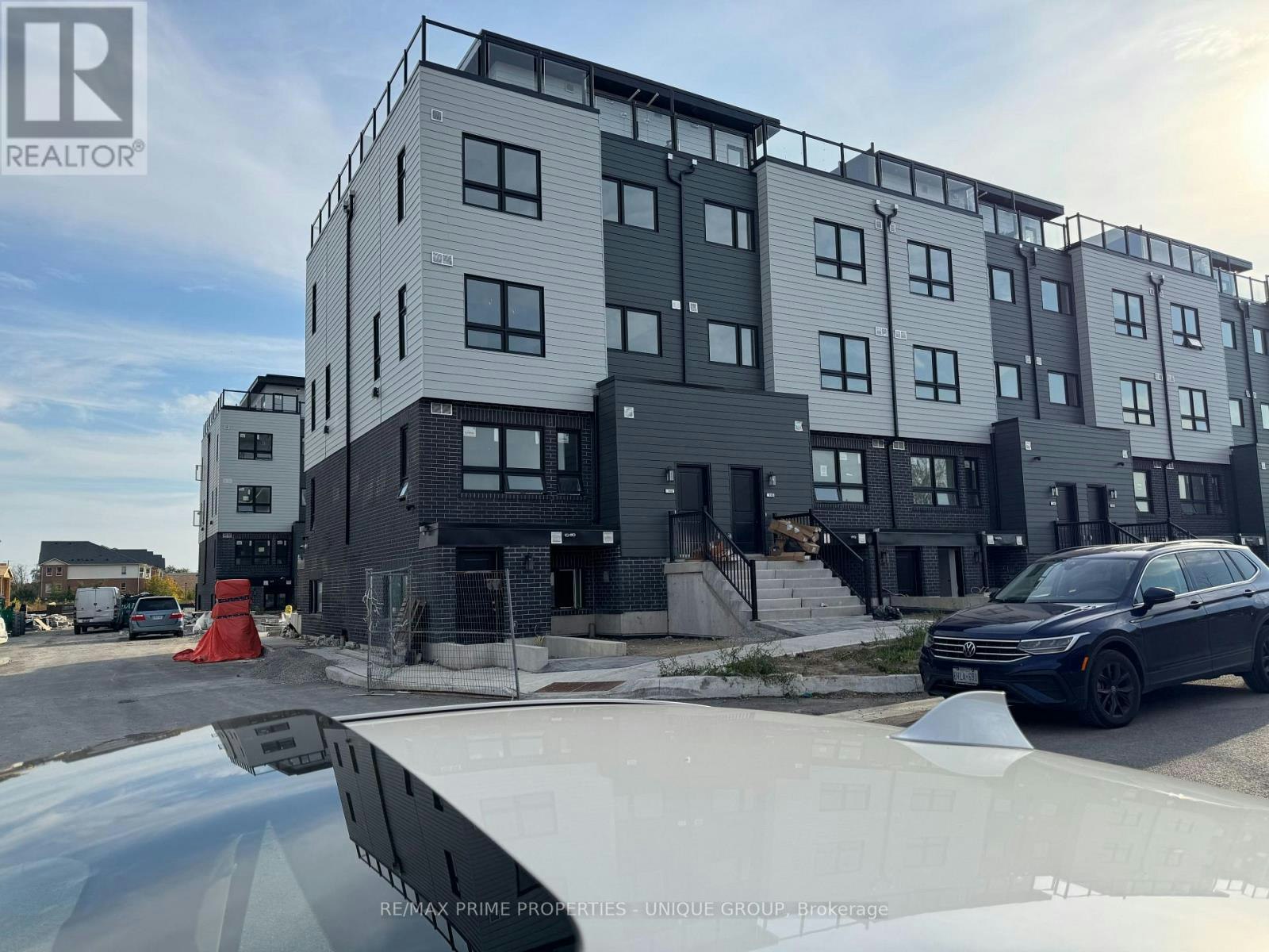 102-1 Comely Way, Markham, ON, L3R 2L8