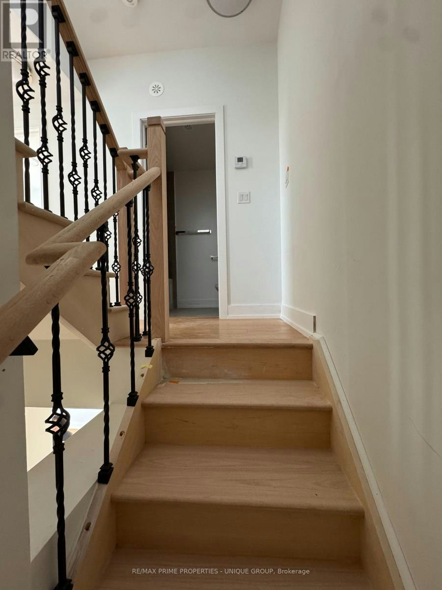 102-1 Comely Way, Markham, ON, L3R 2L8 - 9