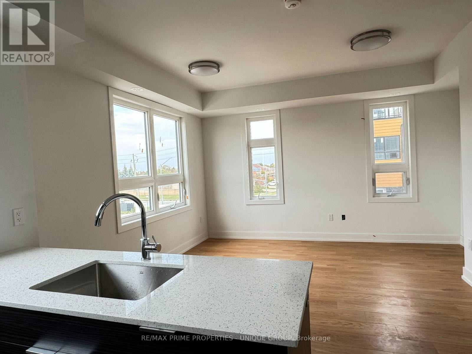102-1 Comely Way, Markham, ON, L3R 2L8 - 5