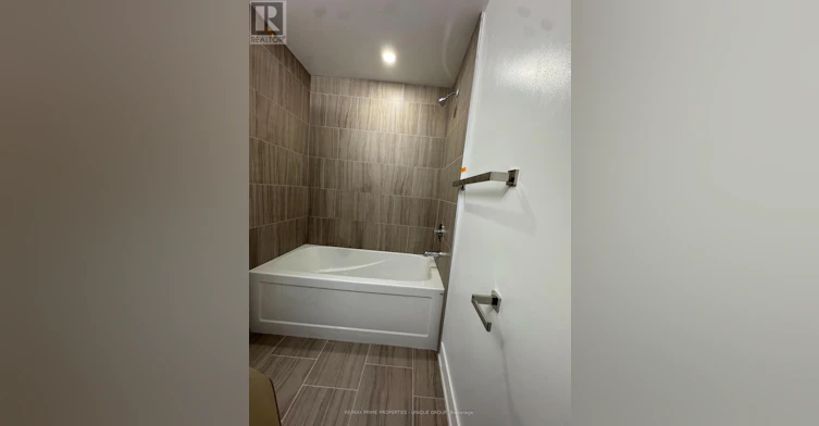 102-1 Comely Way, Markham, ON, L3R 2L8 - 11