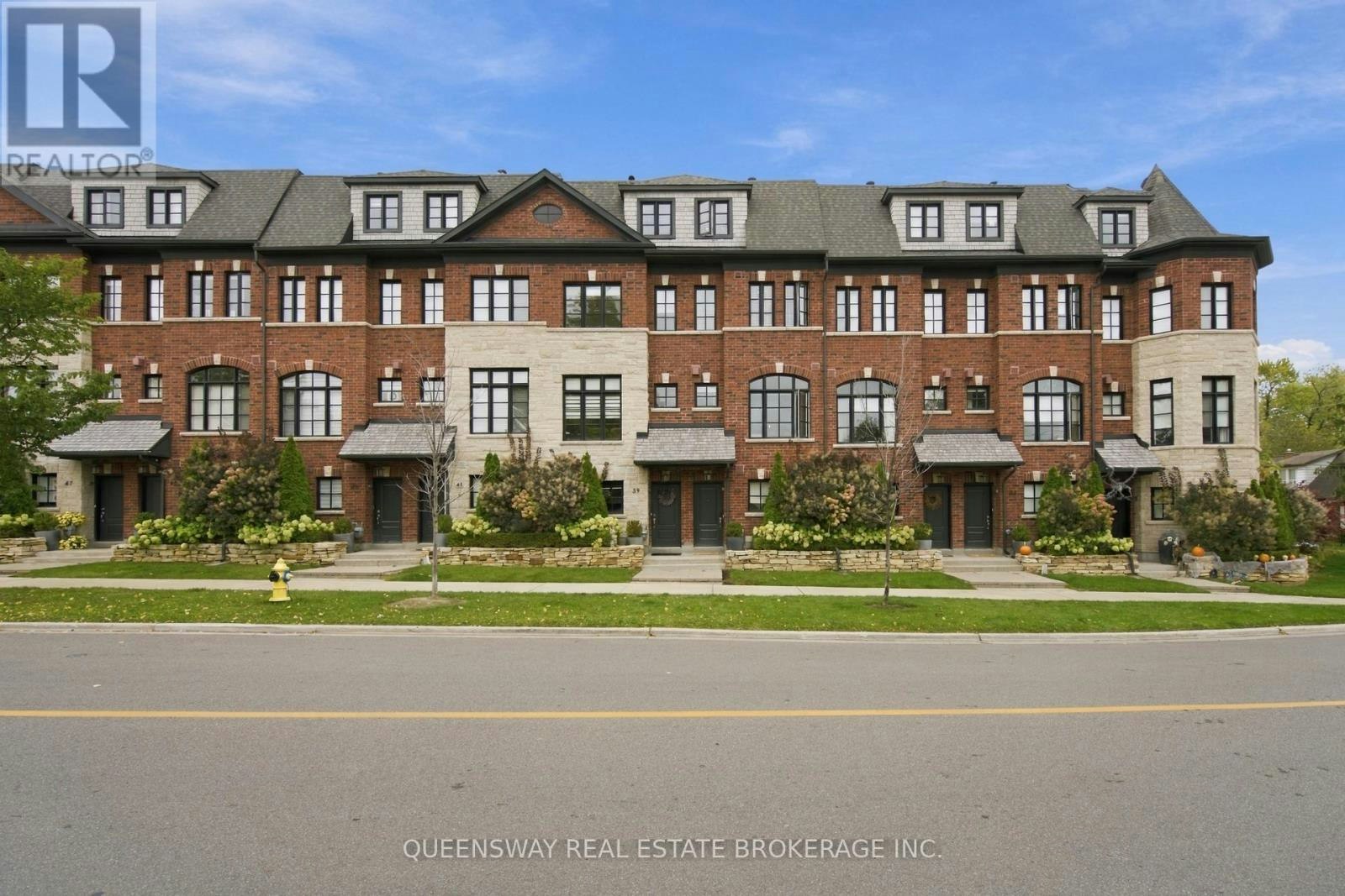 37 Twenty Ninth Street, Toronto, ON, M8W 1S1