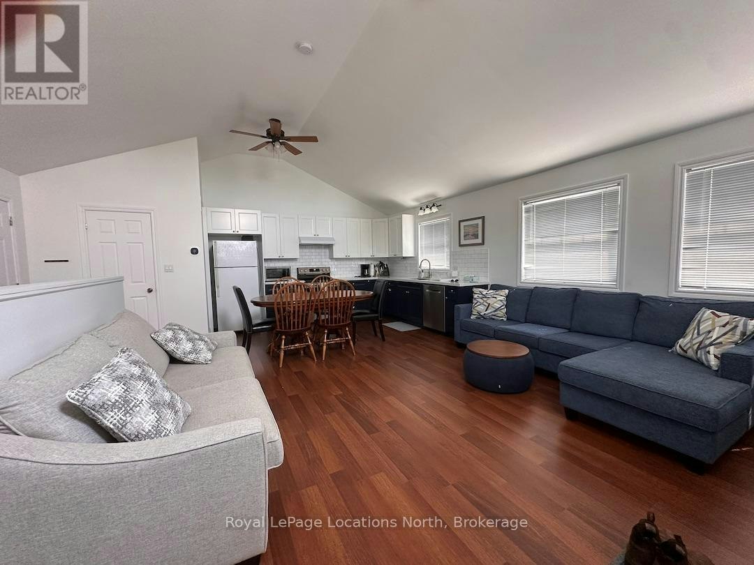 201 Shore Lane, Wasaga Beach, ON, L9Z 2J3 - 2