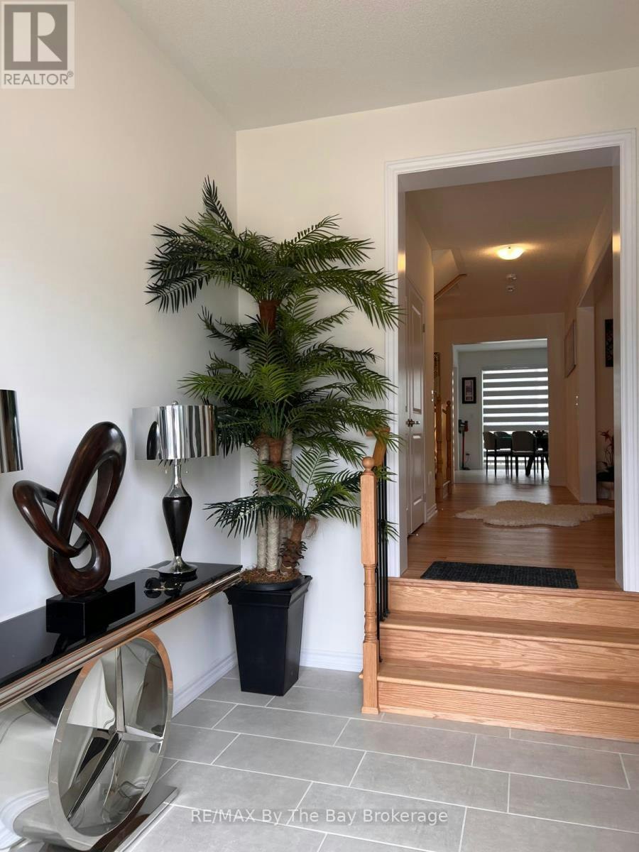 46 Rosanne Circle, Wasaga Beach, ON, L9Z 0N3 - 3