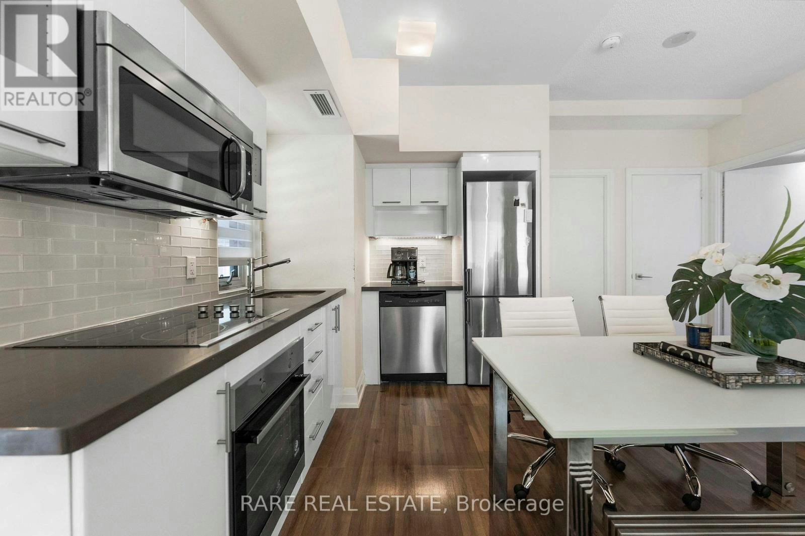 E113-555 Wilson Avenue, Toronto, ON, M3H 0C5 - 14