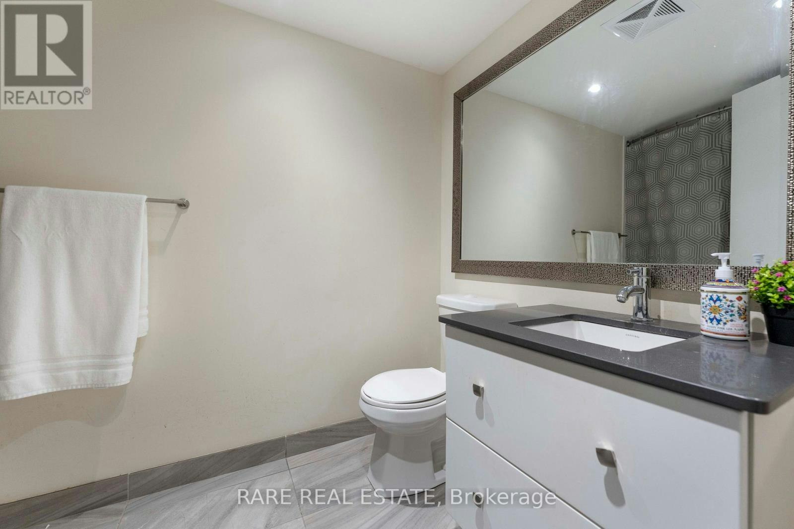 E113-555 Wilson Avenue, Toronto, ON, M3H 0C5 - 21