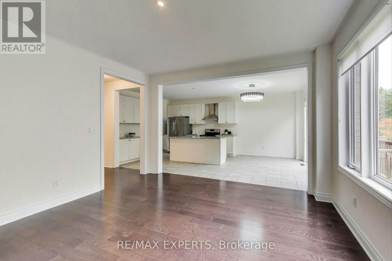 216 Butternut Ridge Trail, Aurora, ON, L4G 3P1 - 17