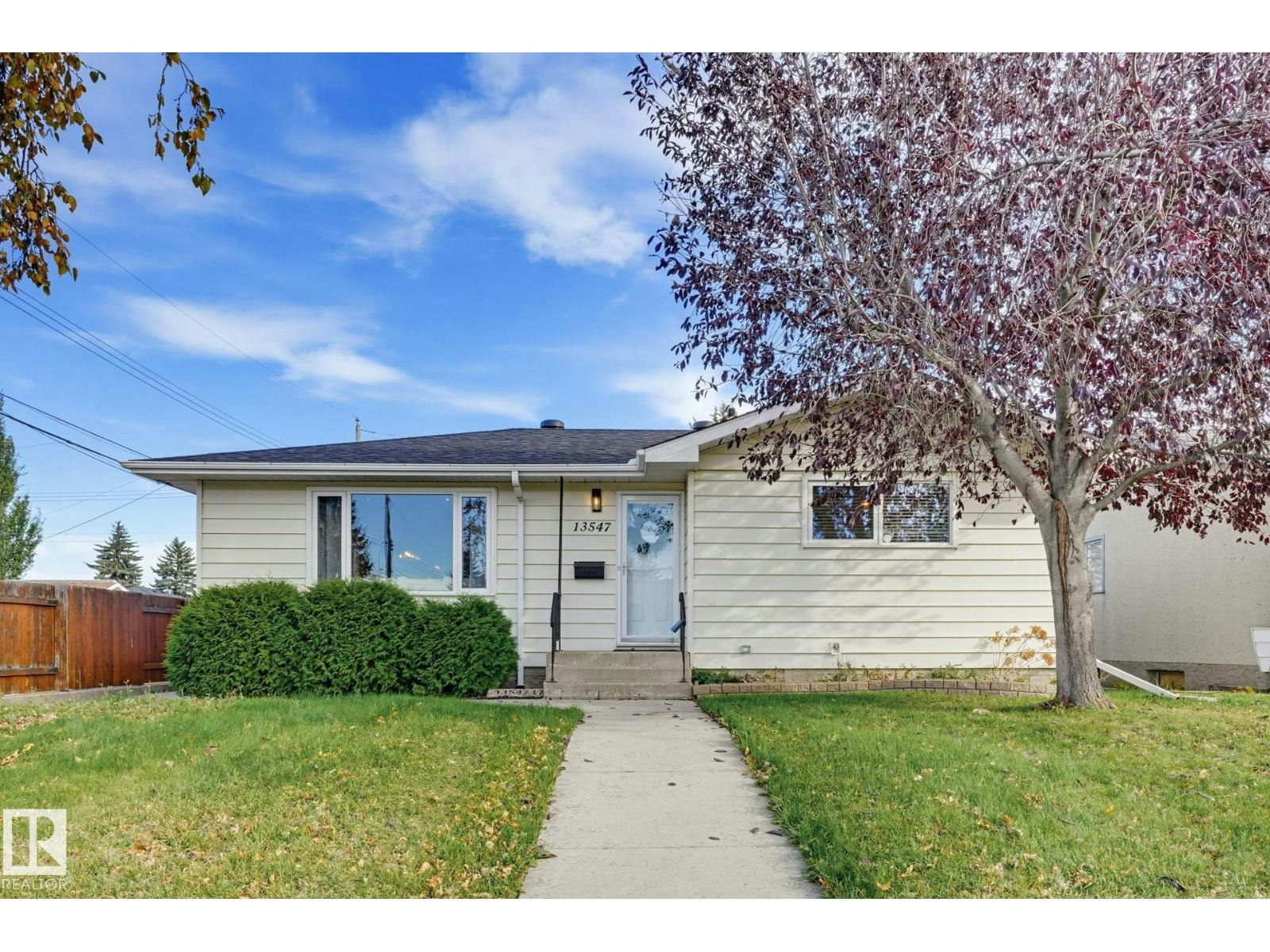 13547 90 Street NW, Edmonton, AB, T5E 3M9
