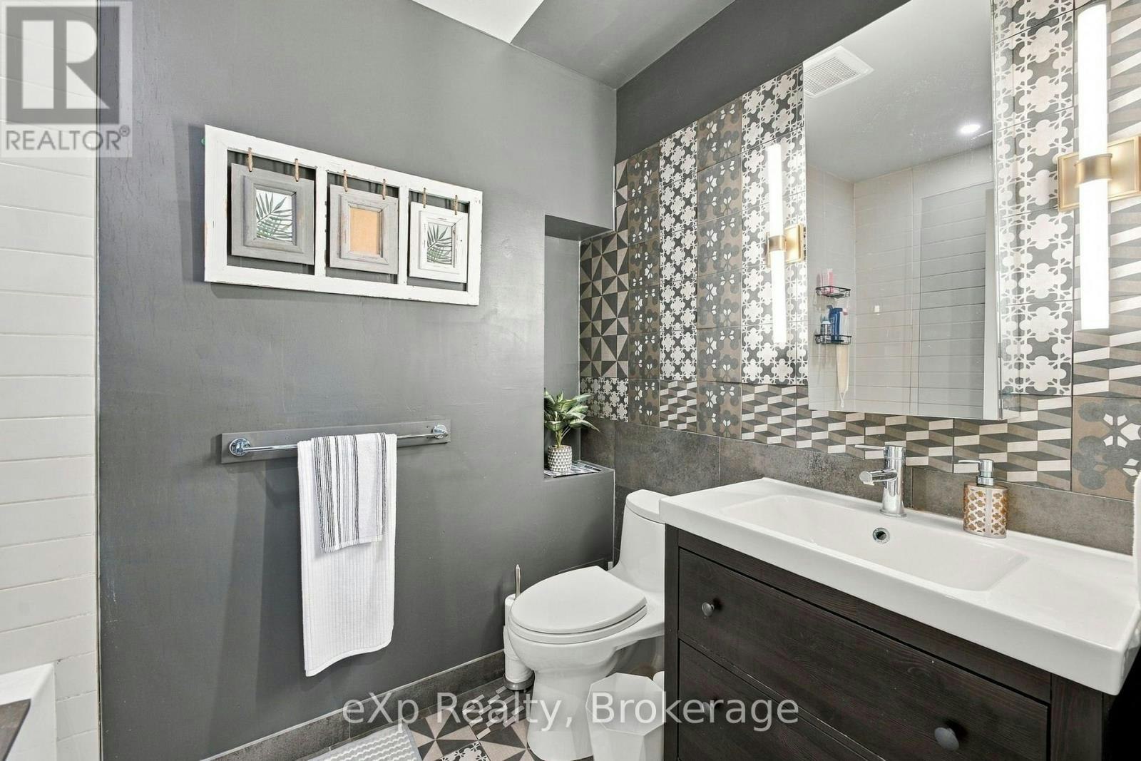 2-94 Wellington Street, Stratford, ON, N5A 2L2 - 12