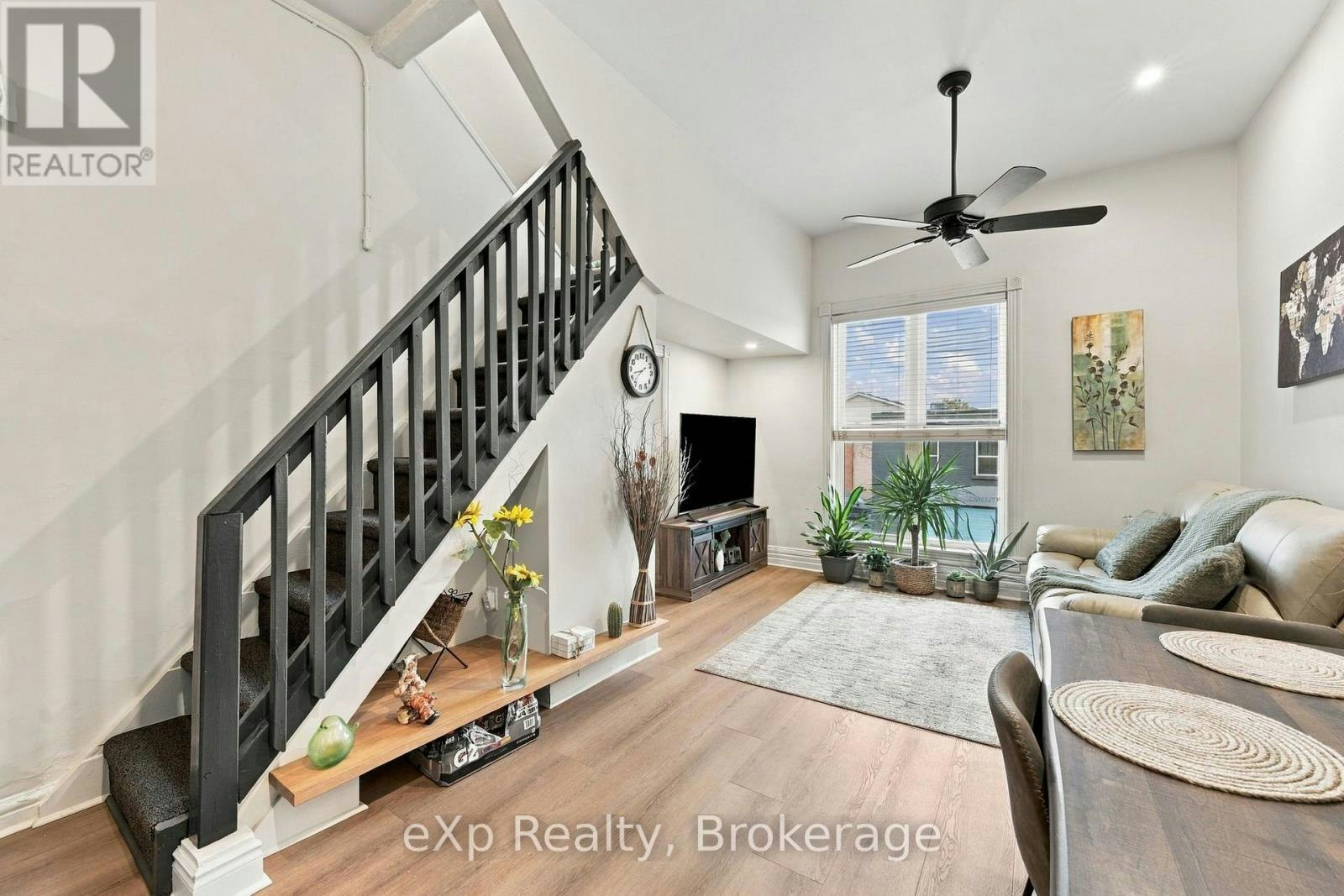 2-94 Wellington Street, Stratford, ON, N5A 2L2 - 3