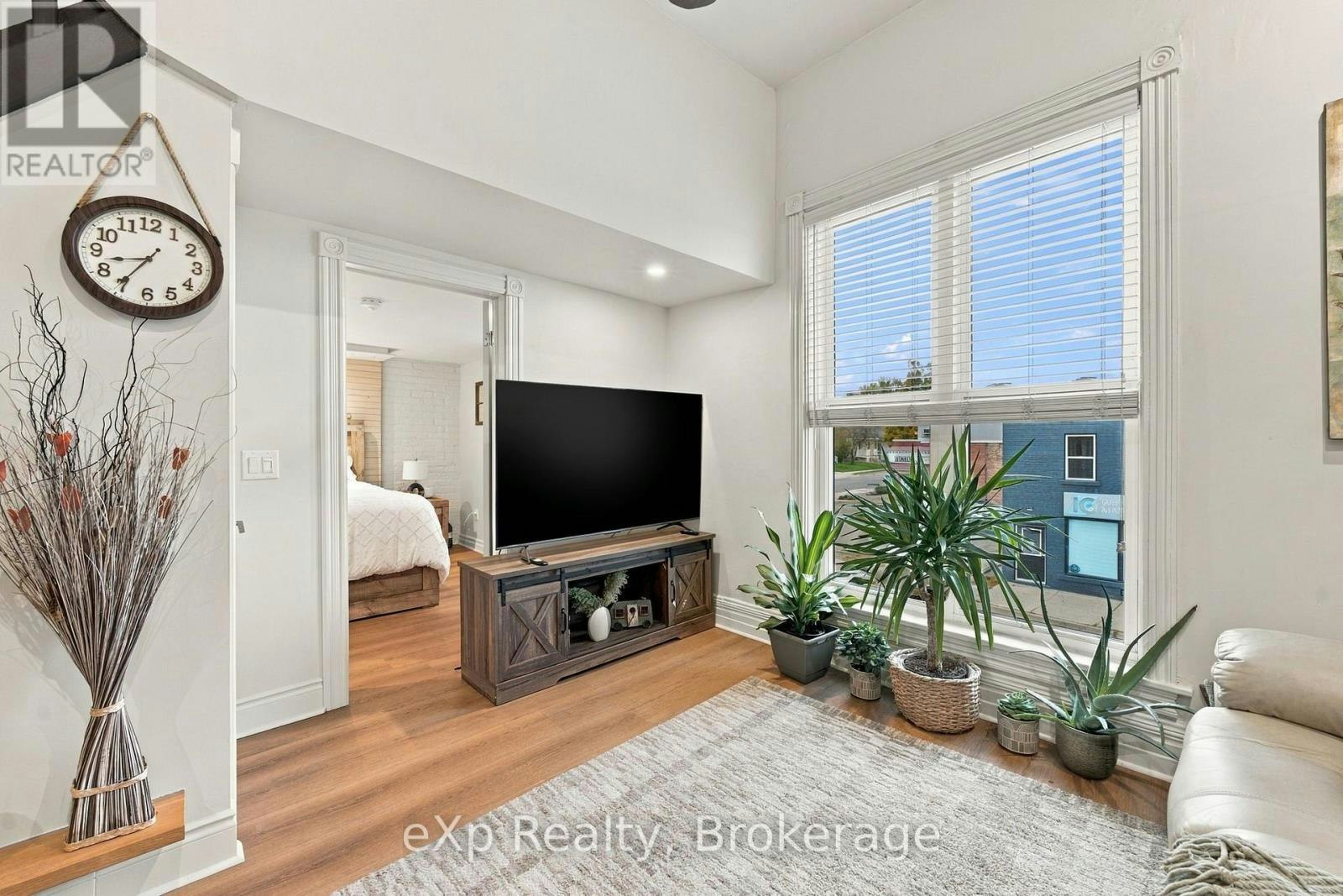 2-94 Wellington Street, Stratford, ON, N5A 2L2 - 8