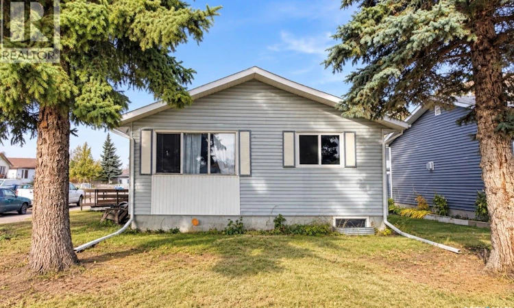 446 Douglas Crescent