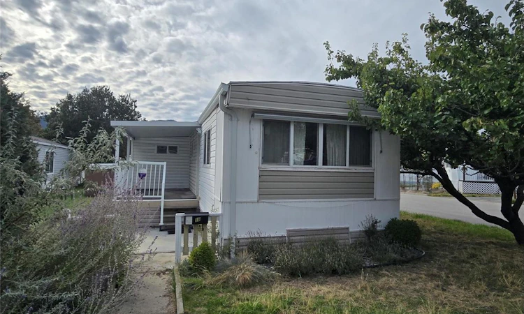 16-197 Dauphin Avenue