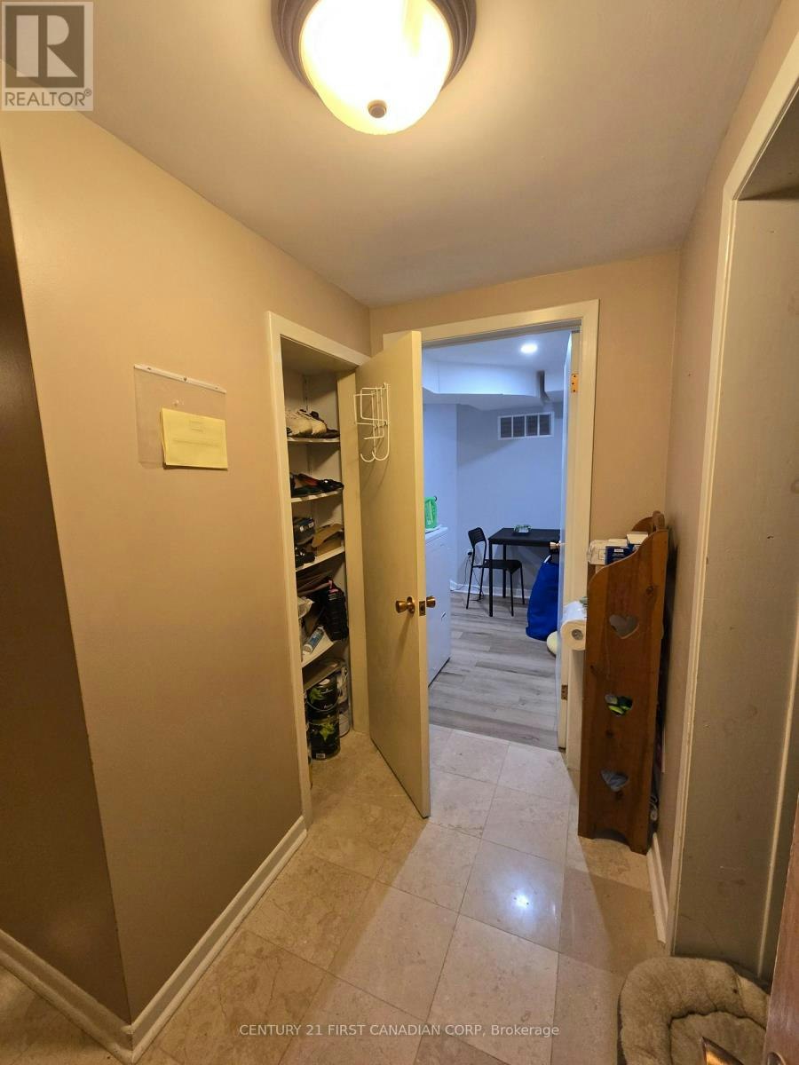 LOWER-54 Waterford Drive, Toronto, ON, M9R 2N6 - 5