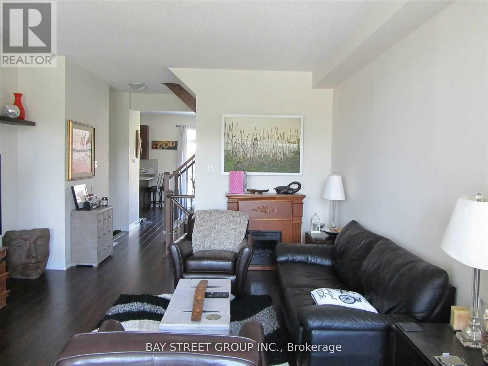 124 Vanier Street, Whitby, ON, L1R 0N3 - 2