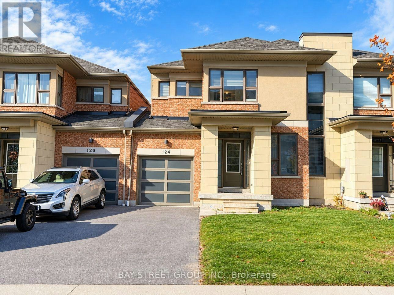124 Vanier Street, Whitby, ON, L1R 0N3