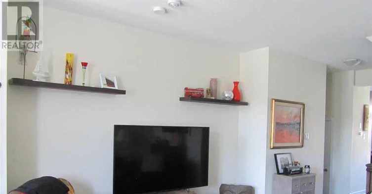 124 Vanier Street, Whitby, ON, L1R 0N3 - 3